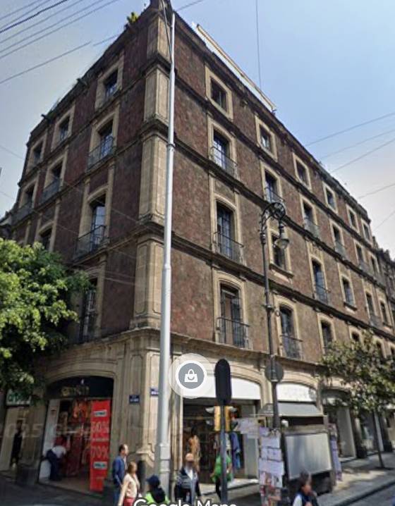 Fachada de República de Uruguay 86
